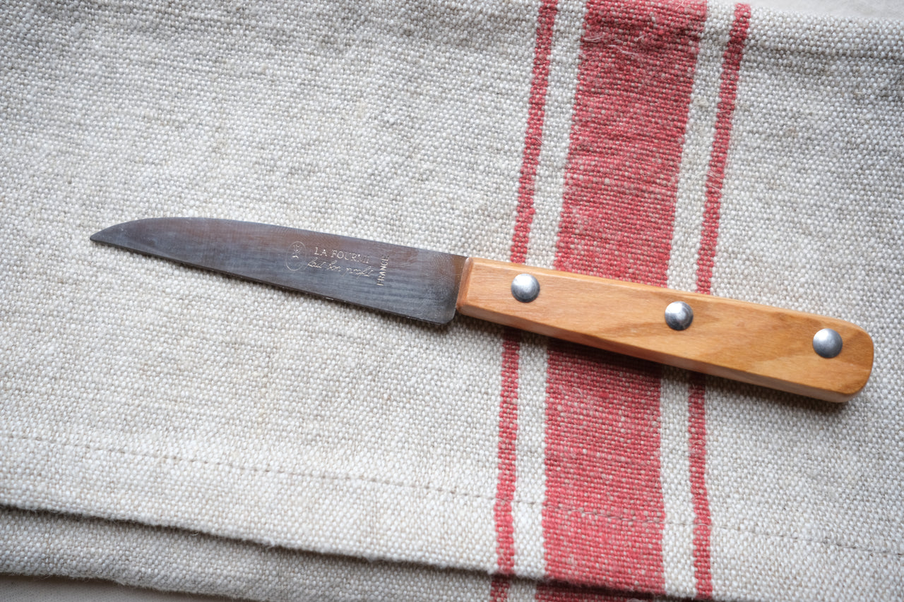 LA FOURMI Kitchen Knife ~ Curved Blade, Wooden Handle
